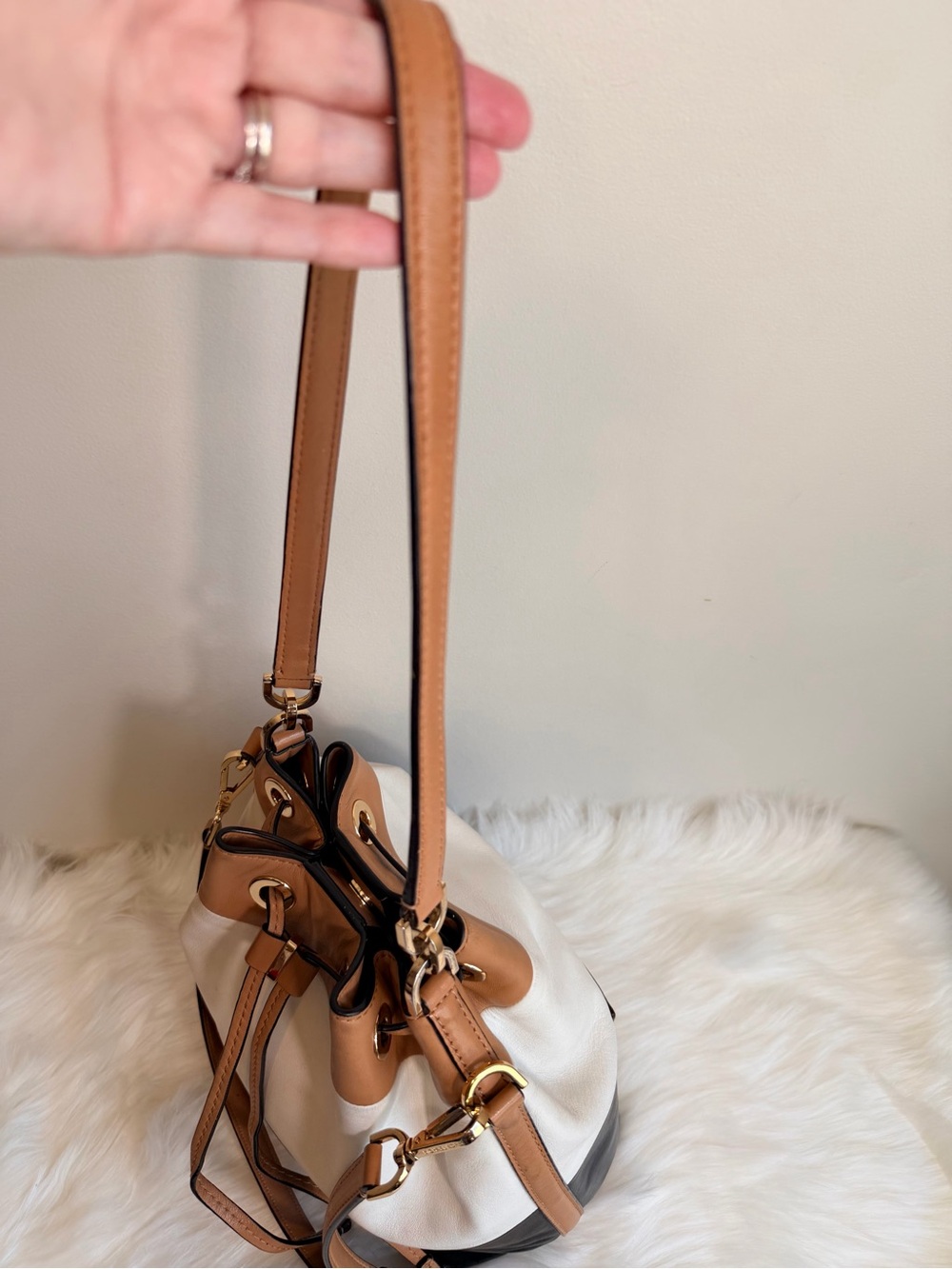 Michael Kors Leather Colorblock Bucket Shoulder/Crossbody Bag Black, White & Tan - Picture 13 of 16